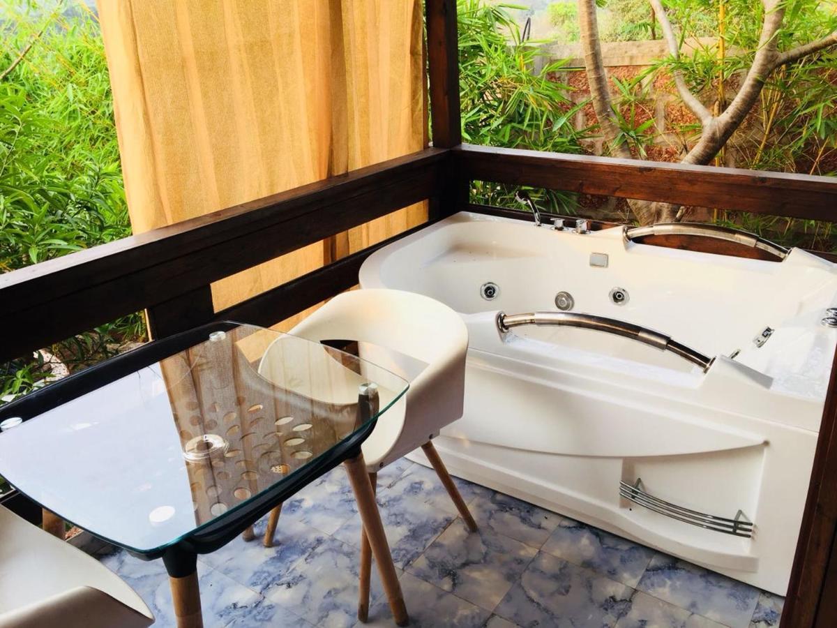 Rock Forest Goa Honeymoon Cottages Calangute Exterior foto